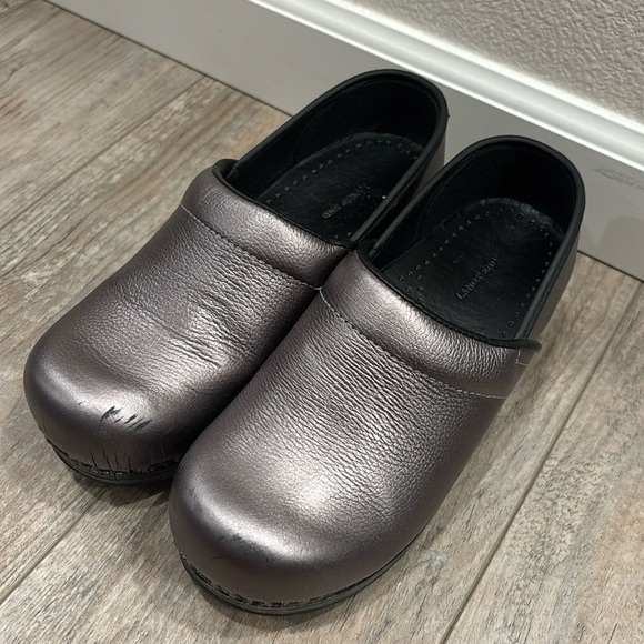 Lands’ End Leather Slip On Clogs Black Size 6D - Picture 1 of 9